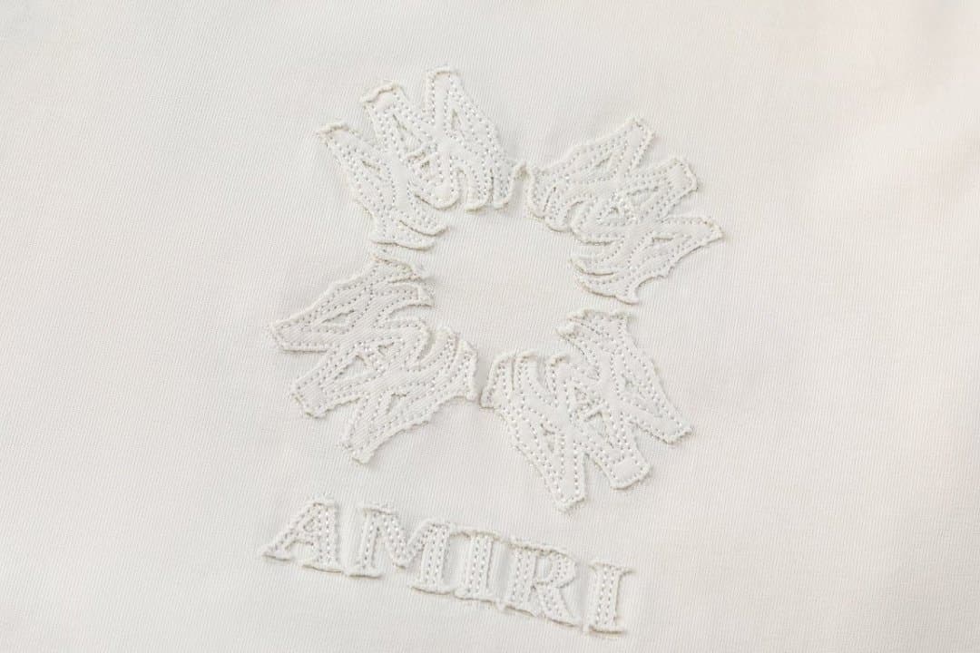 T-Shirt AMIRI com Logo Patch Bordado foto 05
