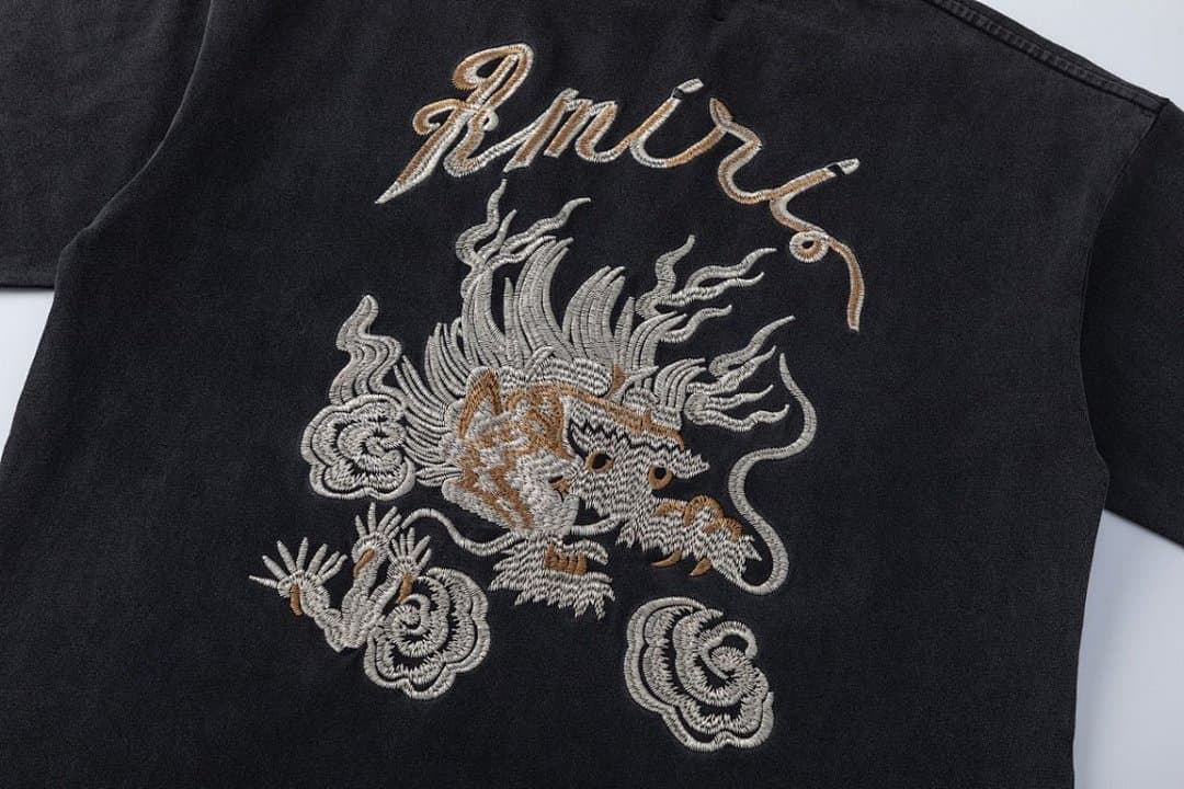 T-Shirt AMIRI com Detalhe Bordado Lavado foto 05