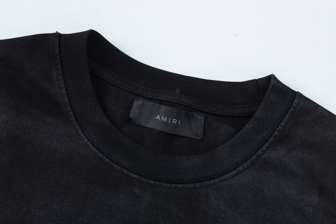 T-Shirt AMIRI com Impressão Digital Vintage foto 05