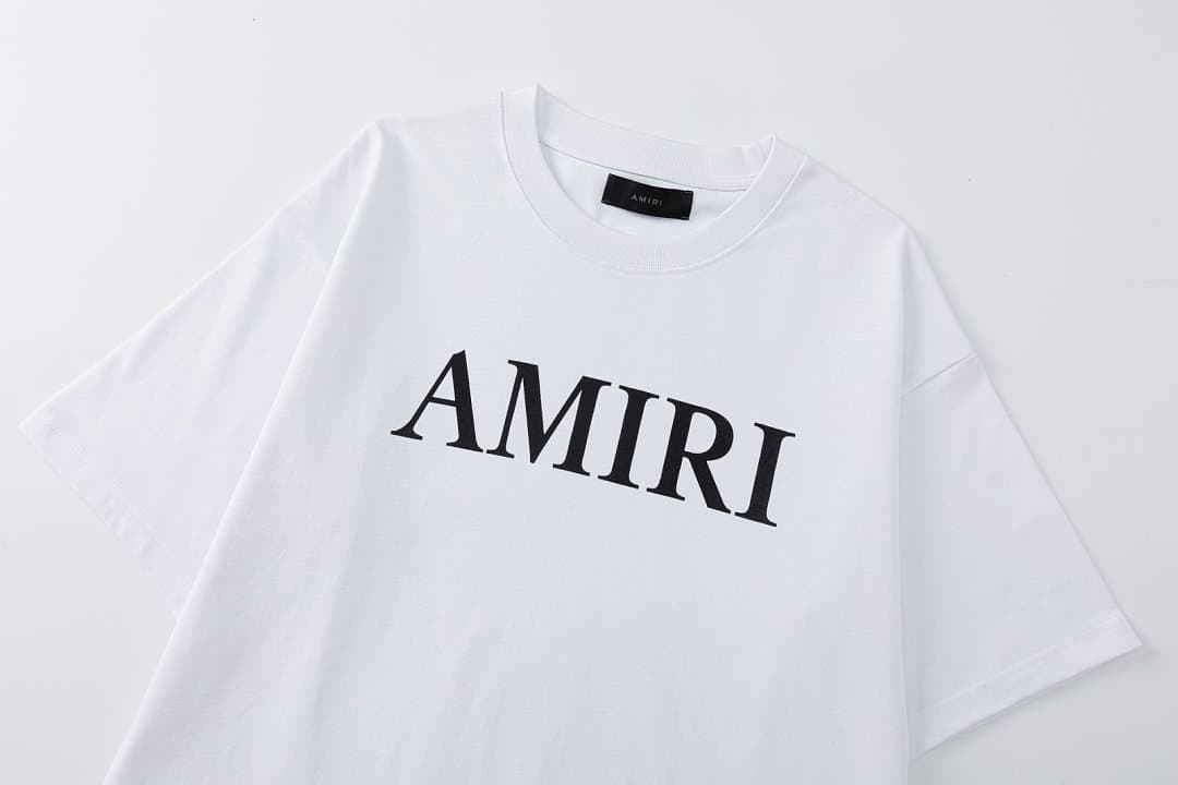 T-Shirt Amiri Letra Logo foto 05