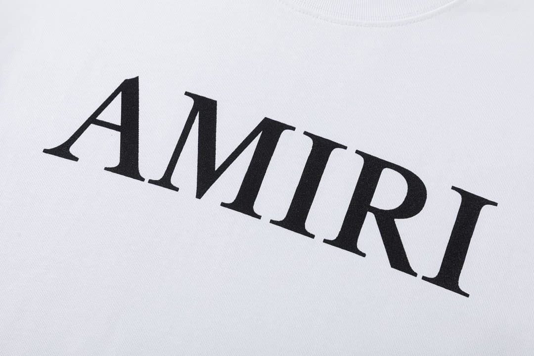 T-Shirt Amiri Letra Logo foto 06