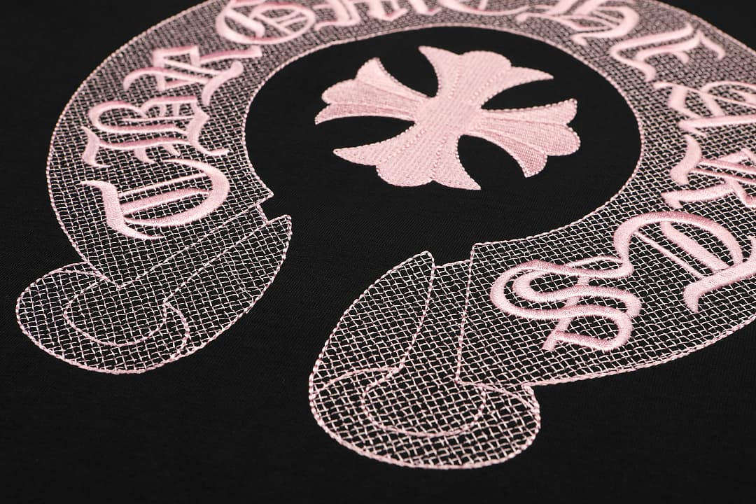 T-Shirt Chrome Hearts Ferradura Bordada foto 13
