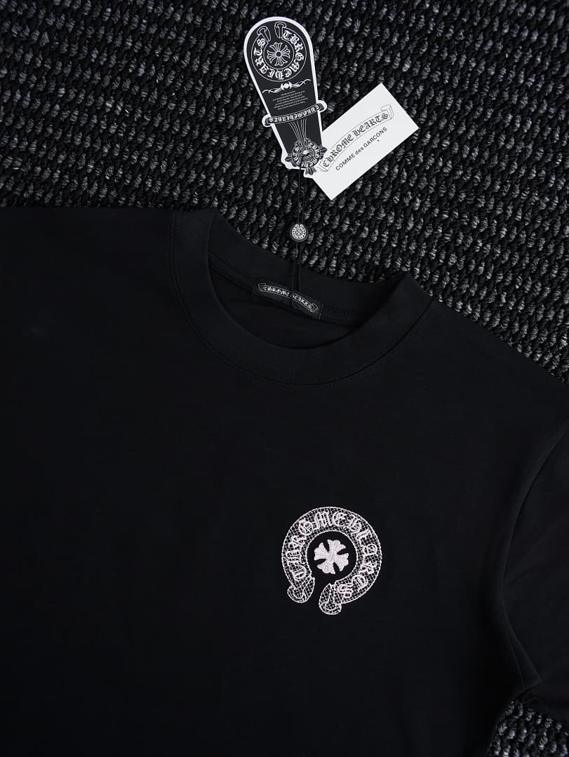 T-Shirt Chrome Hearts Ferradura Bordada foto 17