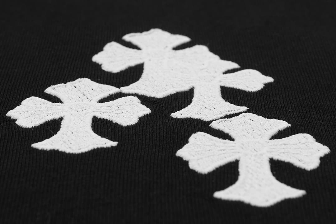 T-Shirt Chrome Hearts Cruz Circular Bordada foto 23