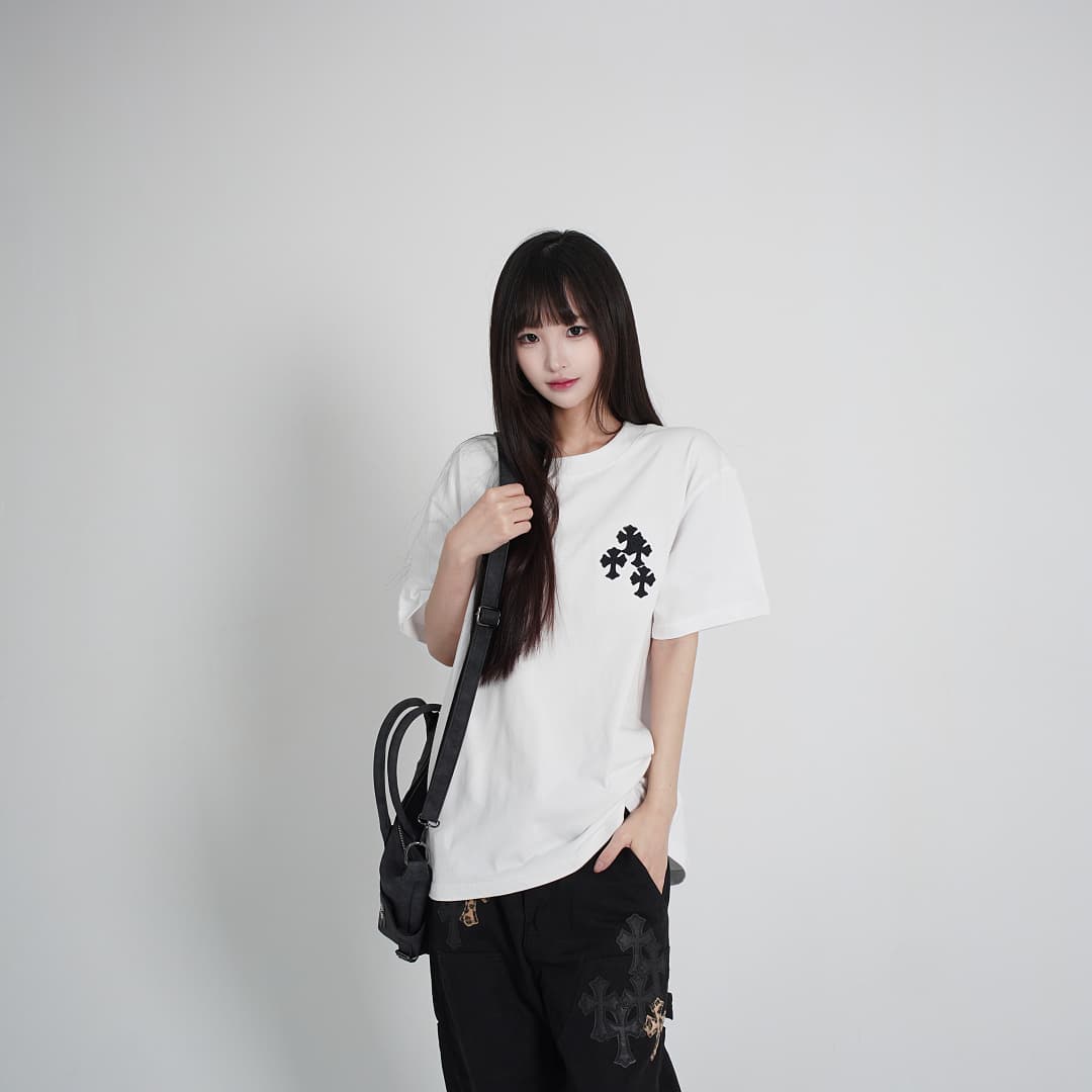 T-Shirt Chrome Hearts Cruz Circular Bordada foto 42