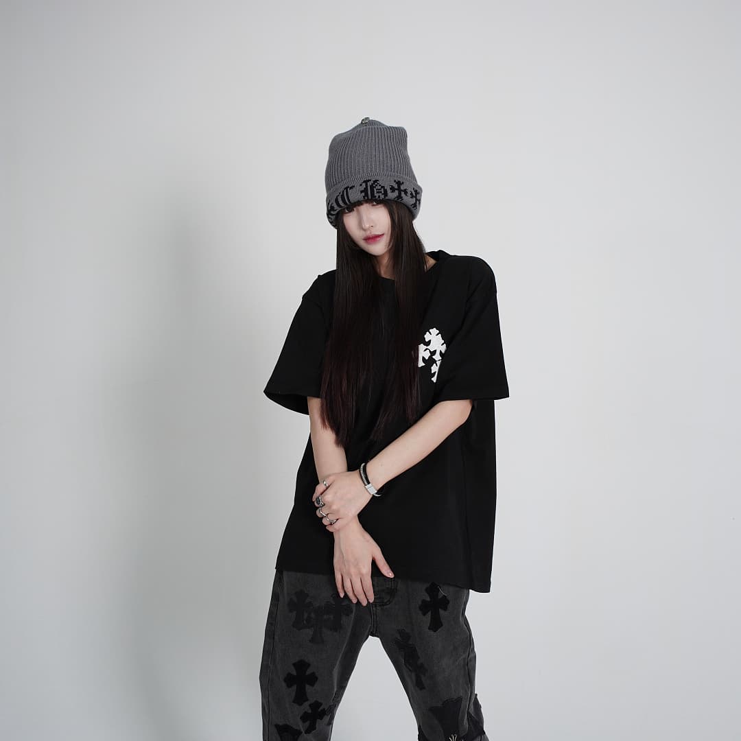 T-Shirt Chrome Hearts Cruz Circular Bordada foto 43
