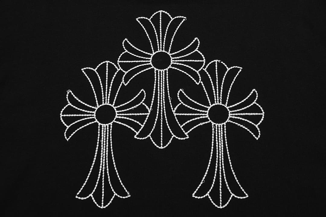T-Shirt Chrome Hearts Cruz Clássica foto 03