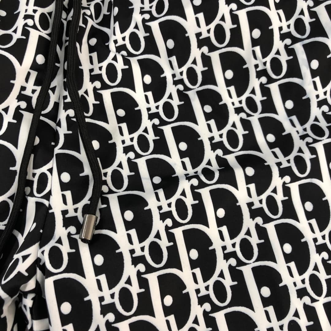 Calções de Praia Dior Monograma Preto-Branco foto 04