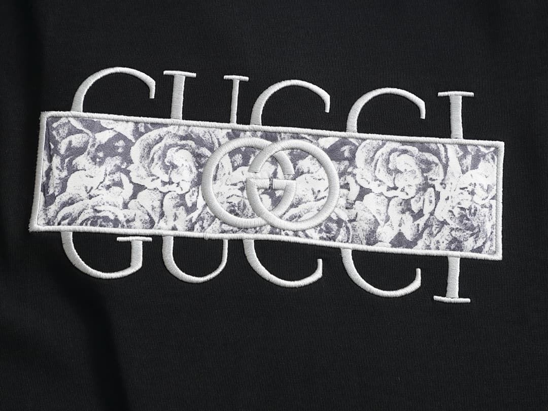 T-shirt Gucci Floral Retro Preto foto 05
