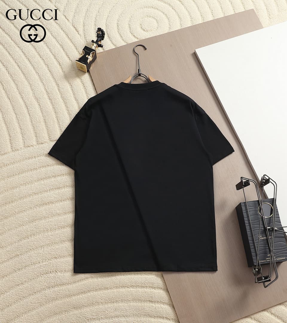 T-shirt Gucci Floral Retro Preto foto 09