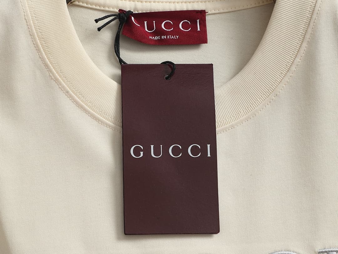 T-shirt Gucci Floral Retro Preto foto 17