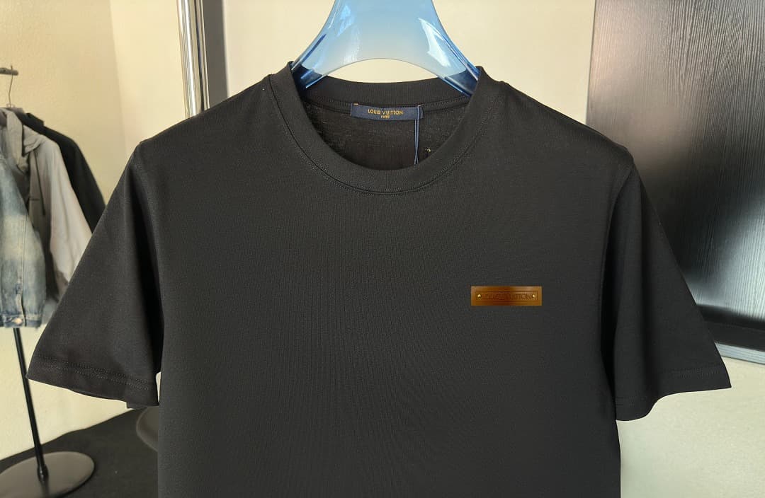 T-Shirt Louis Vuitton Preto Retângulo foto 04