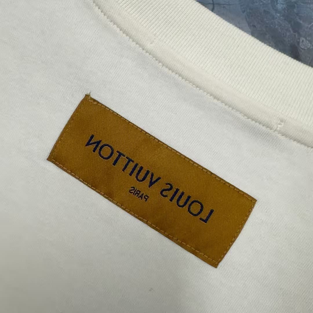 T-Shirt Louis Vuitton Cru Retângulo foto 05