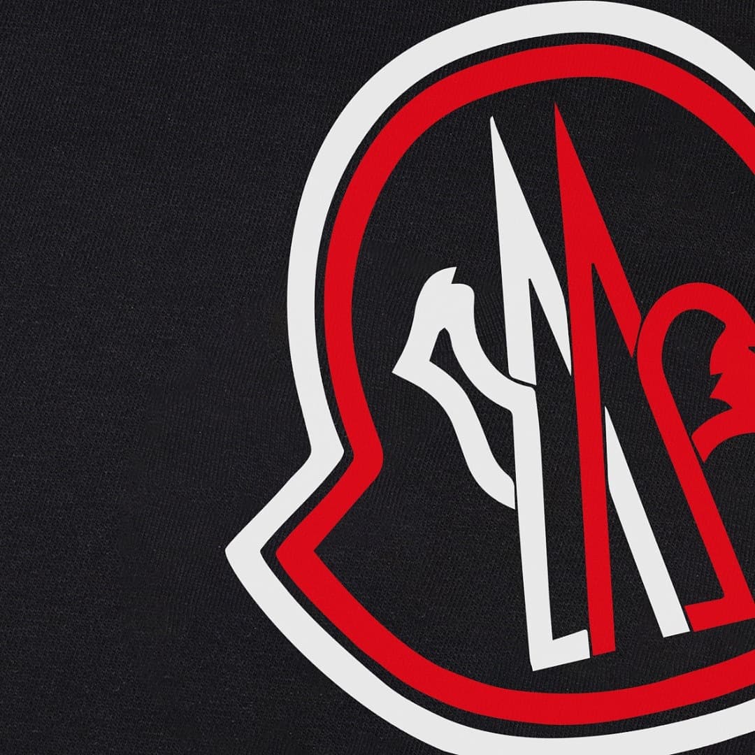 T-Shirt Moncler Logo Circular Preto foto 04