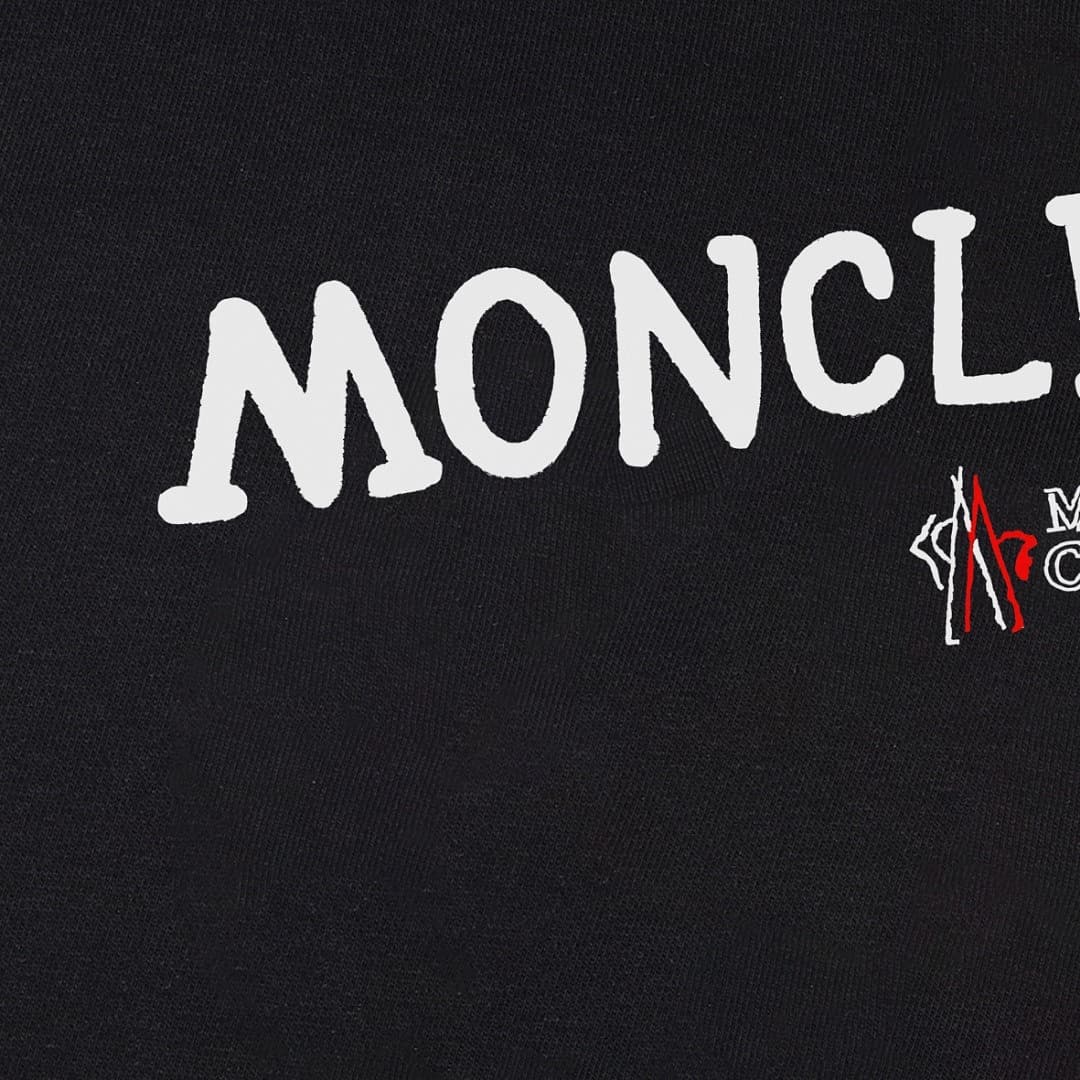 T-Shirt Moncler Preto com Detalhe foto 04