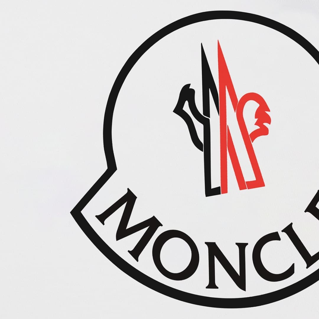 T-Shirt Moncler Branco Logo Circular foto 04