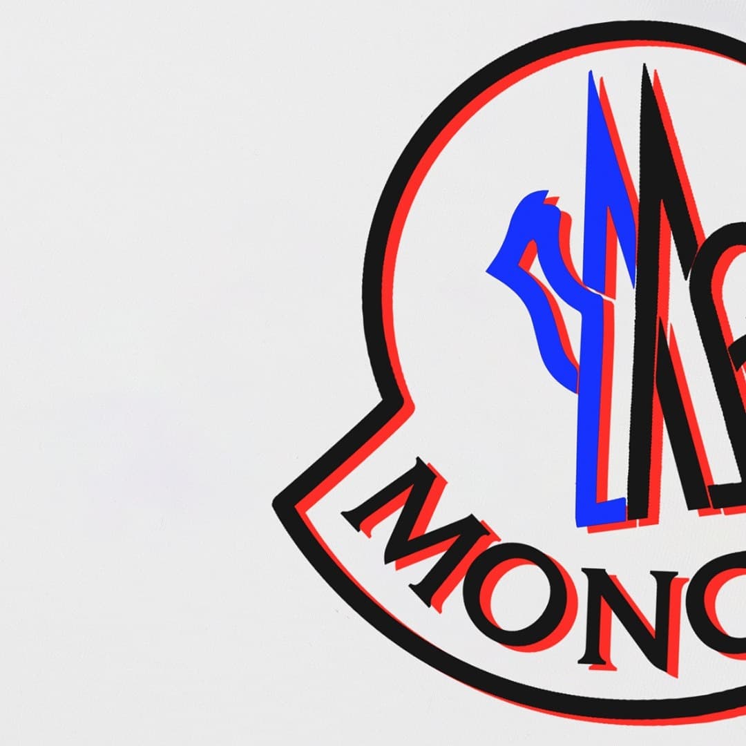 T-shirt Moncler Branca com Logo Circular foto 04