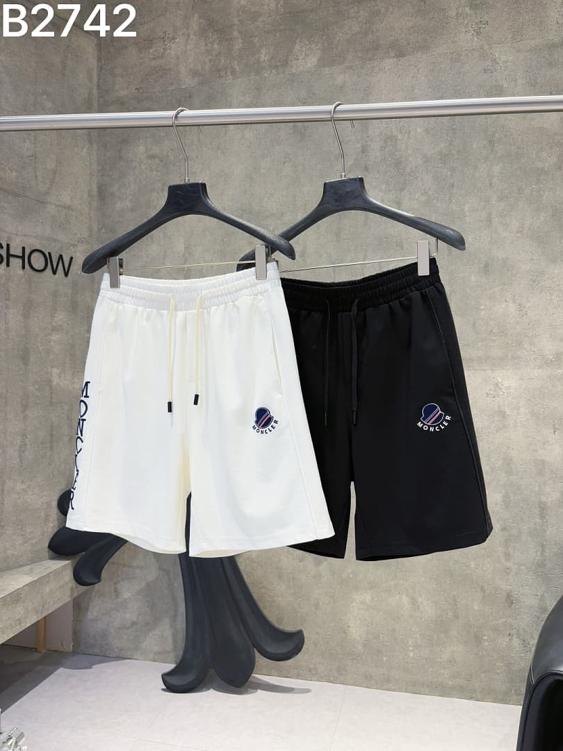 Calções Moncler Brancos com Logo foto 03