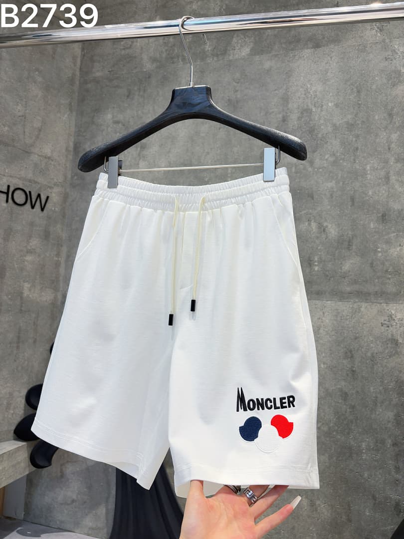 Calções Moncler Pretos Minimalistas foto 01