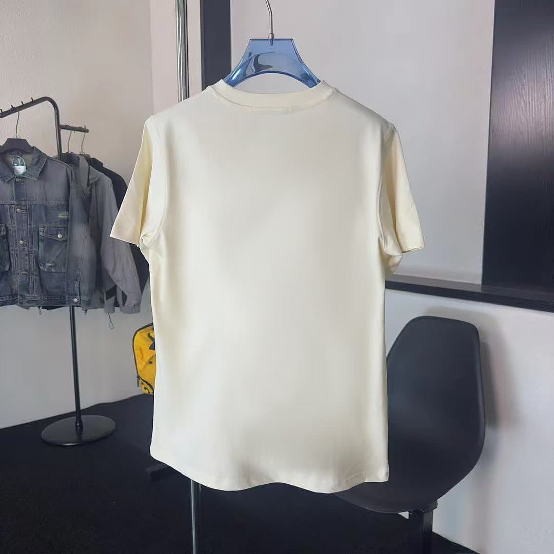 T-shirt Moncler Branca com Logo em Relevo foto 09