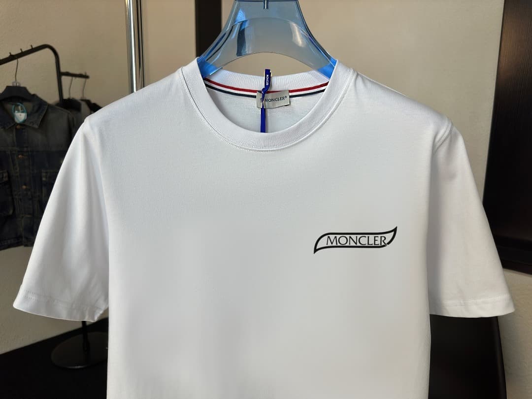 T-shirt Moncler Branca Clássica foto 04