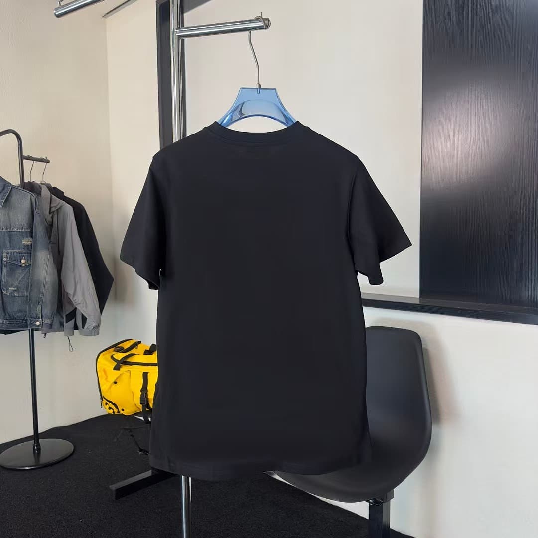 T-shirt Moncler Branca com Logo Multicolor foto 09