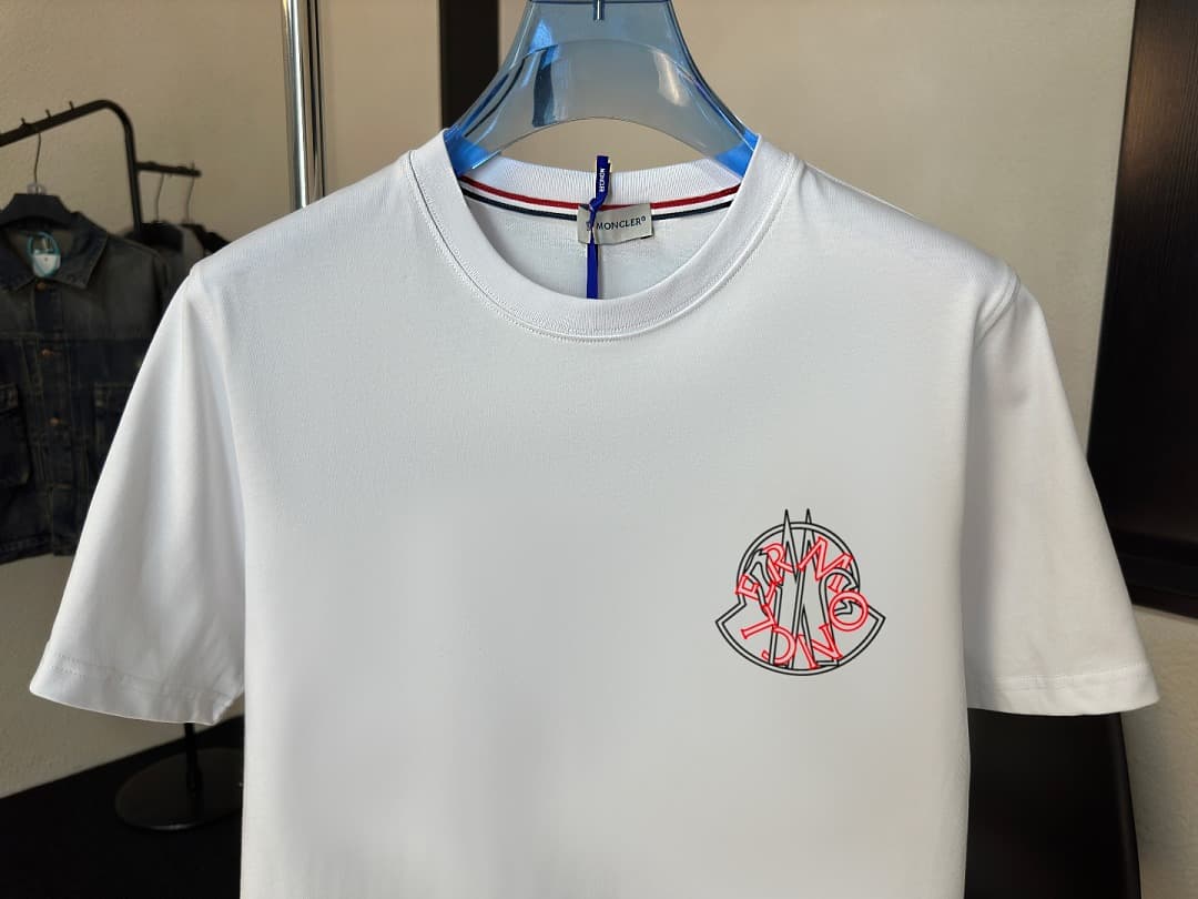 T-shirt Moncler Branca Premium foto 04