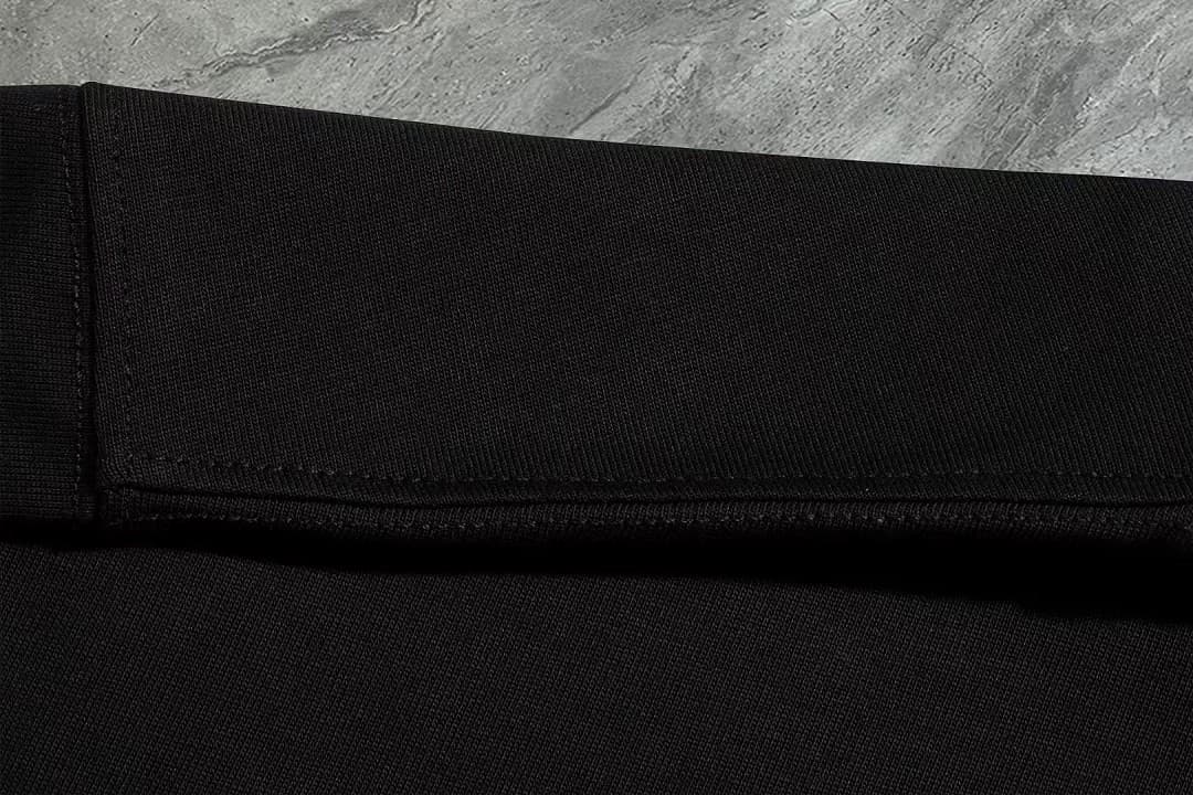 T-shirt Moncler Branca Sofisticada foto 06