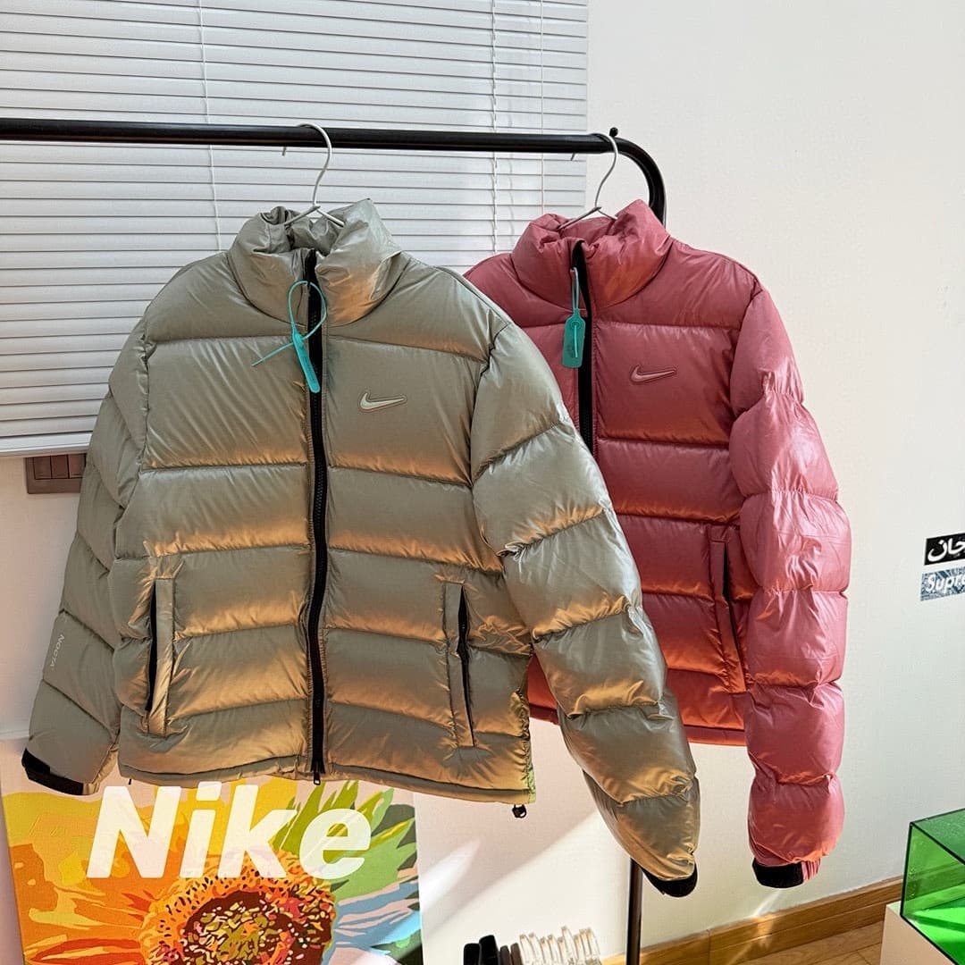 Nike x Drake Nocta Puffer Jacket foto 01