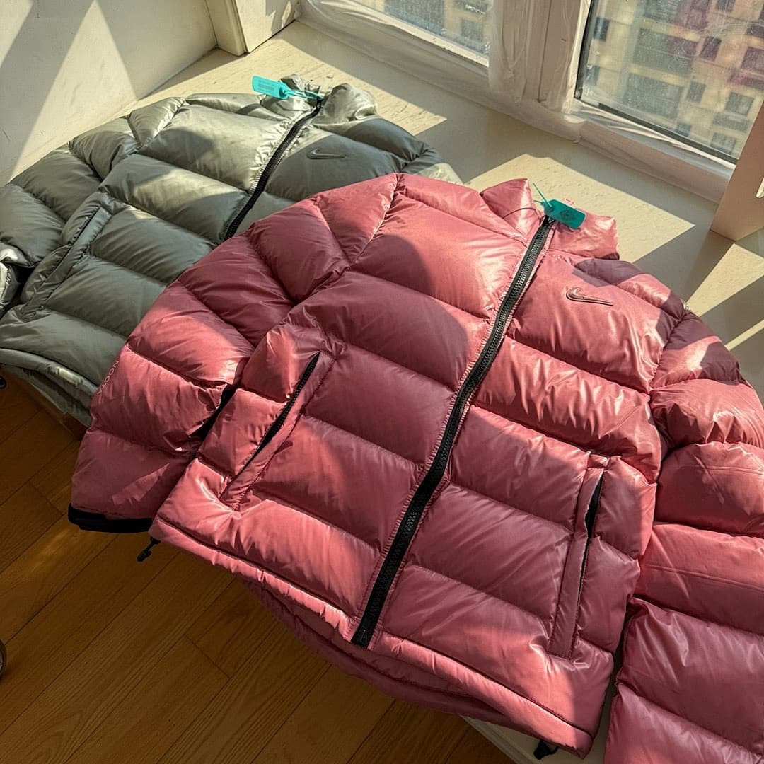 Nike x Drake Nocta Puffer Jacket foto 04