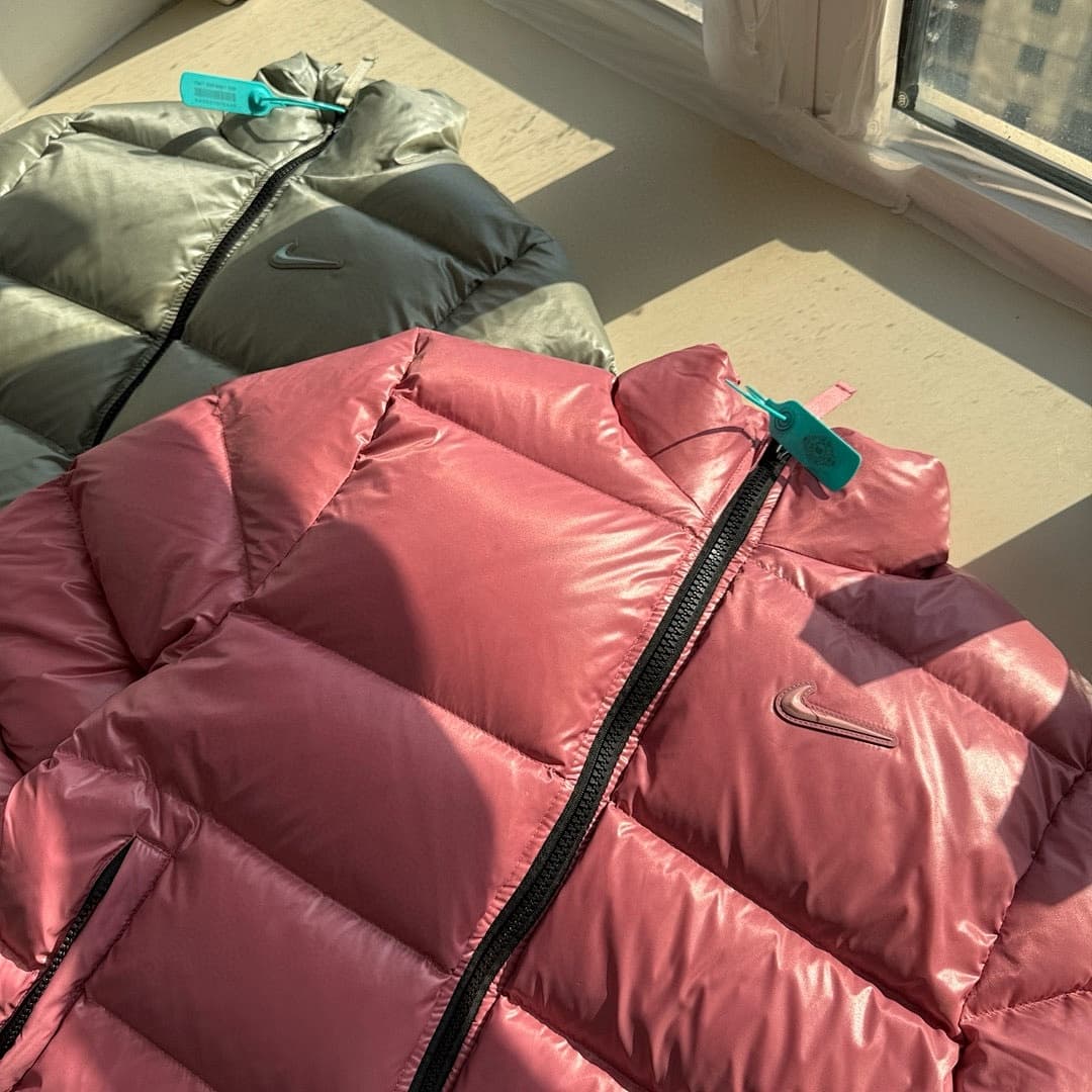 Nike x Drake Nocta Puffer Jacket foto 05