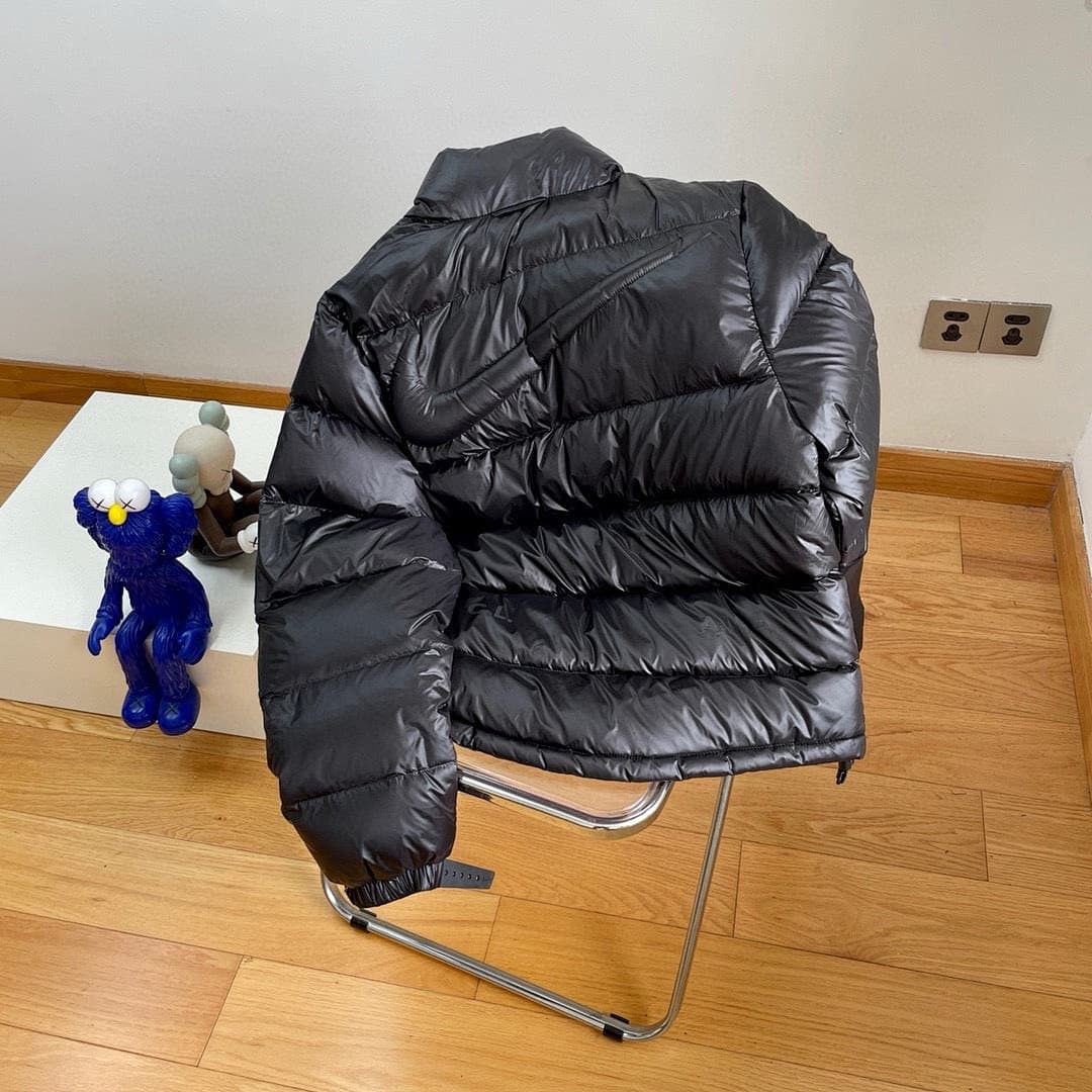 Nike x Drake Nocta Premium Puffer foto 02