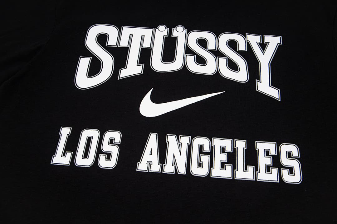 Stussy x Nike Letter Logo Print Tee foto 08
