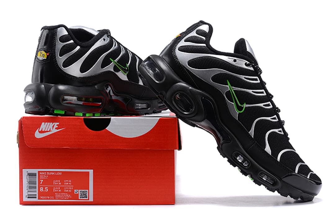 Nike Air Max TN — Preto Branco Verde foto 01