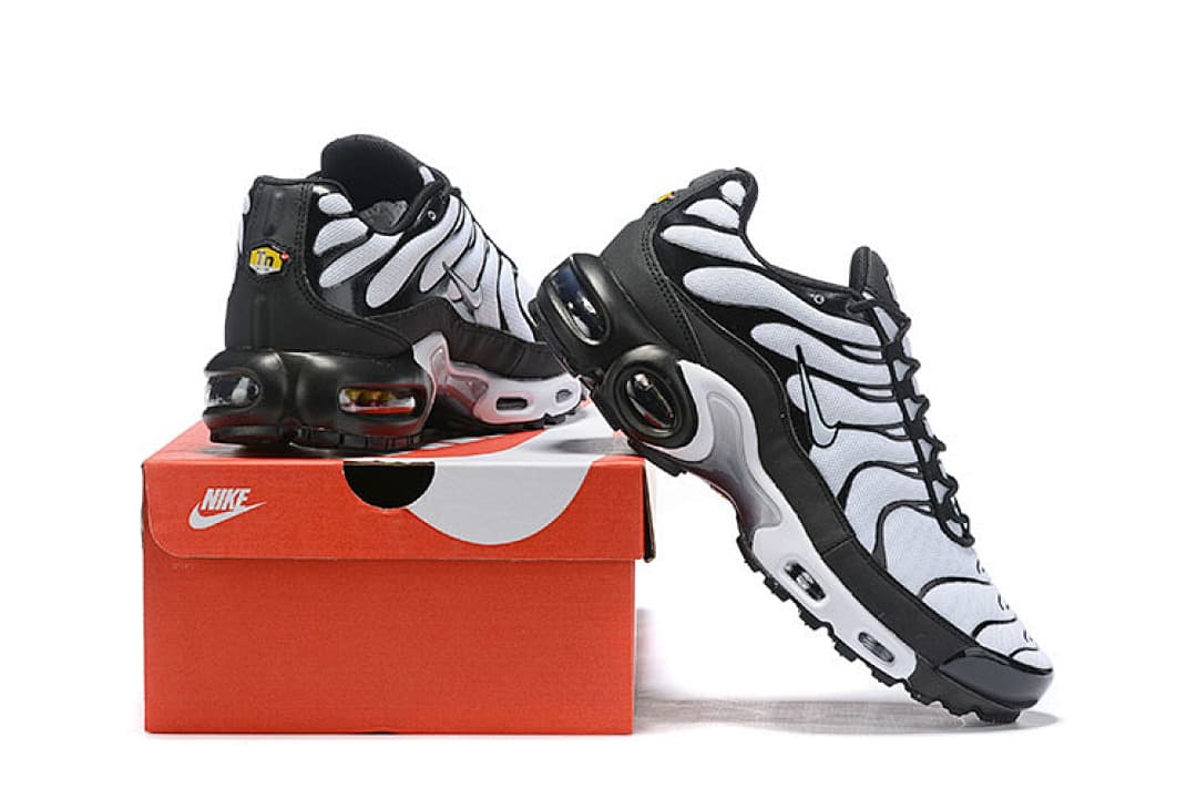 Nike Air Max TN — Preto Branco Cinzento foto 01