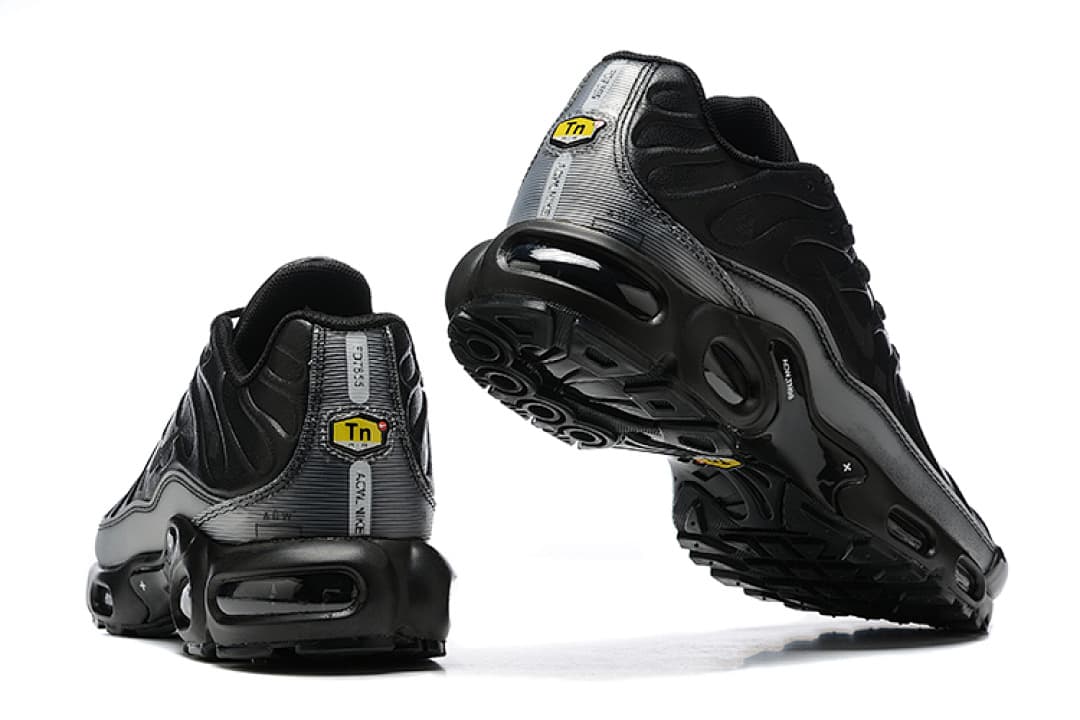 Nike Air Max TN — Preto Completo Stealth foto 04