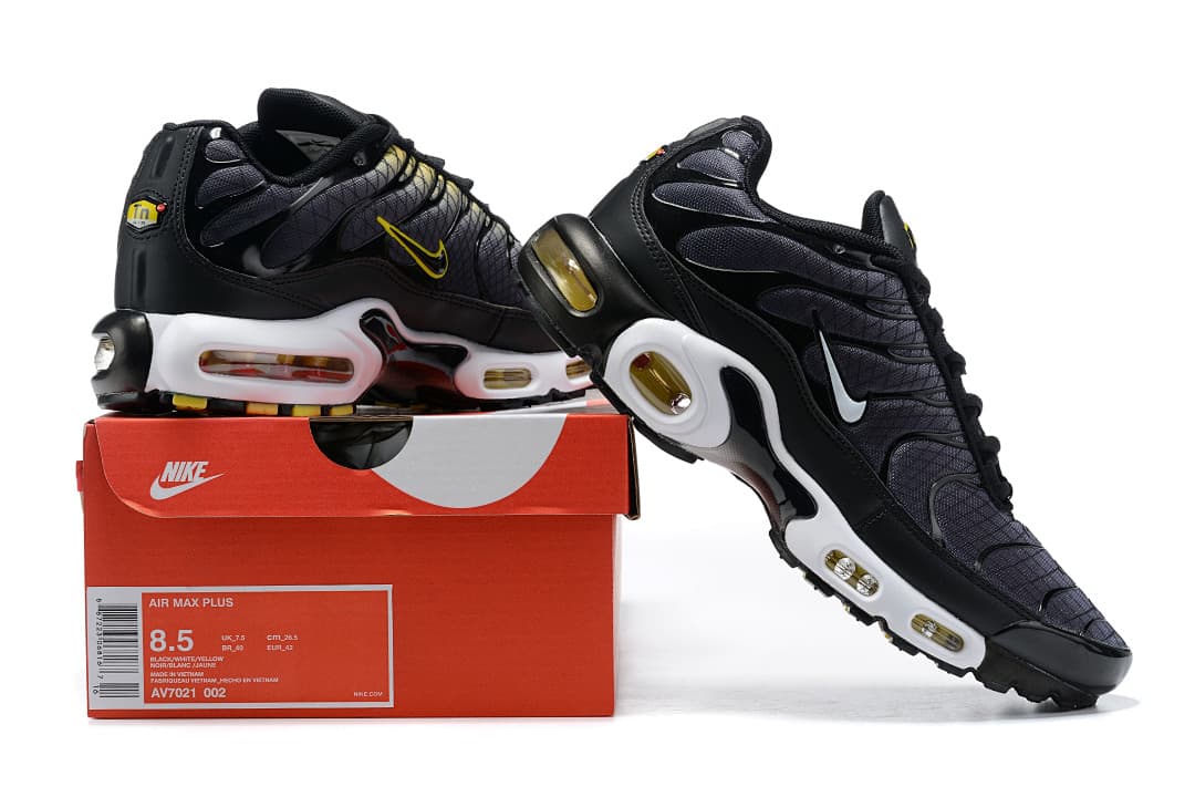 Nike Air Max Plus — Preto Branco Padrão Geométrico foto 01