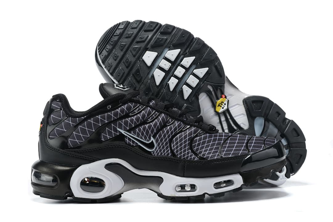 Nike Air Max Plus — Preto Branco Padrão Xadrez foto 02