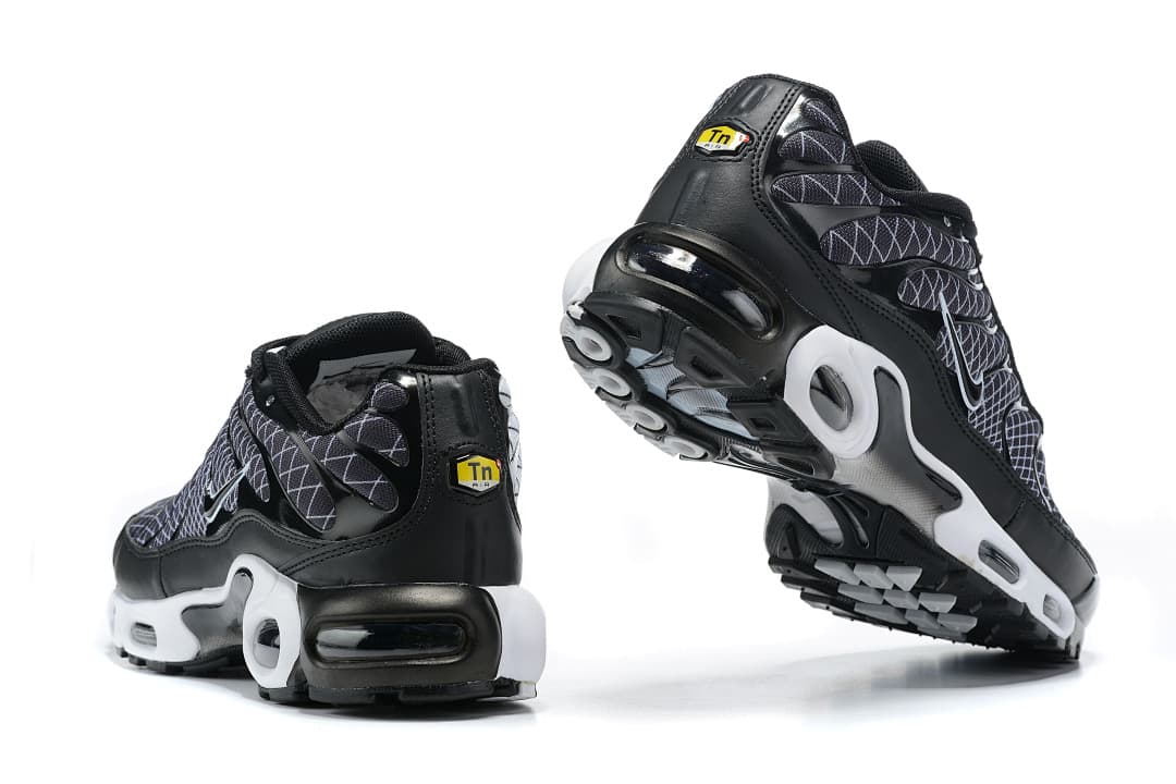 Nike Air Max Plus — Preto Branco Padrão Xadrez foto 03