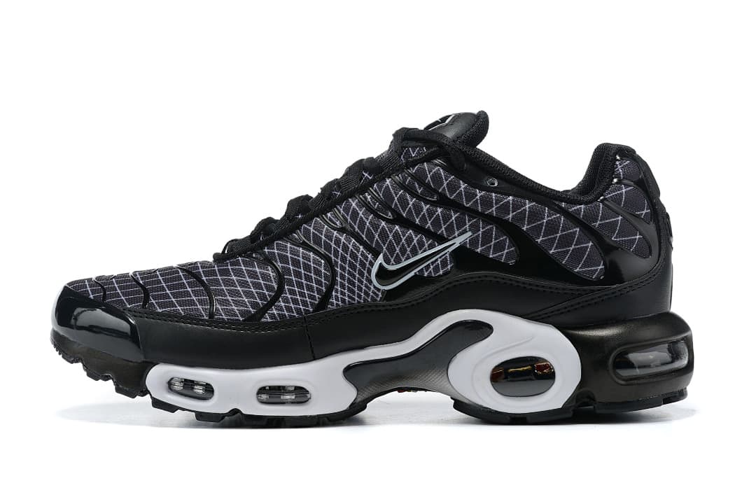 Nike Air Max Plus — Preto Branco Padrão Xadrez foto 04