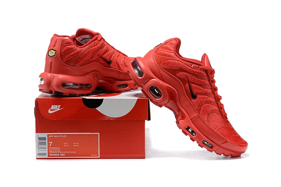 Nike Air Max Plus — Vermelho Monocromático foto 01