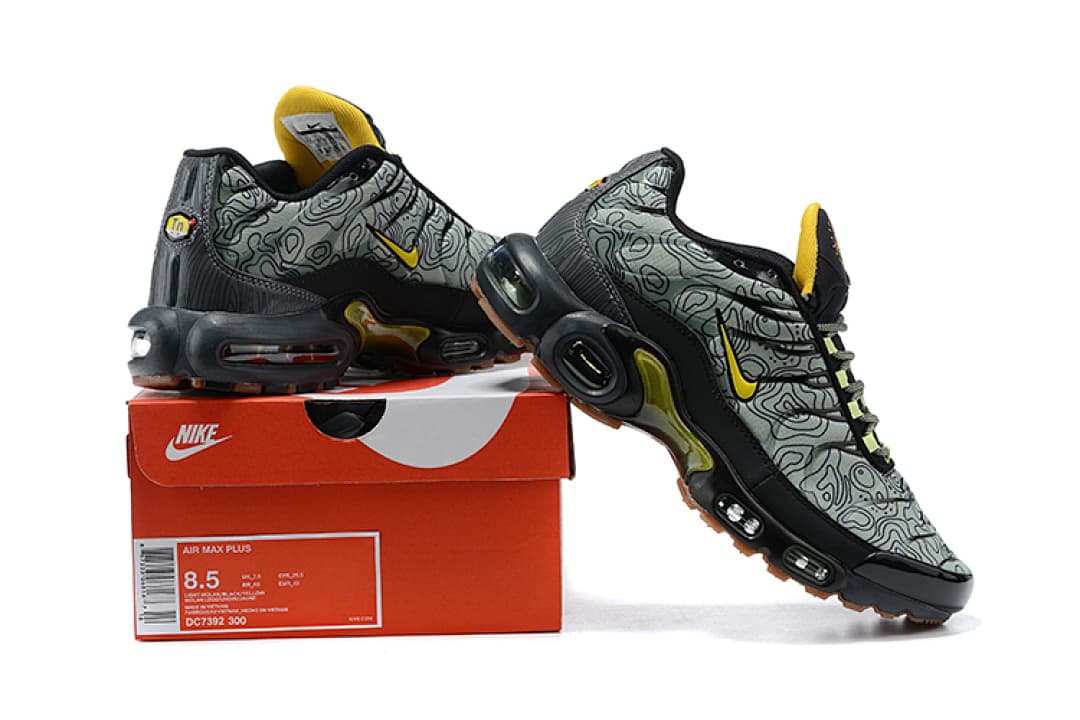 Nike Air Max Plus — Preto Amarelo Padrão foto 01