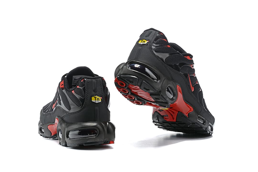 Nike Air Max Plus — Preto Vermelho Vibrante foto 04