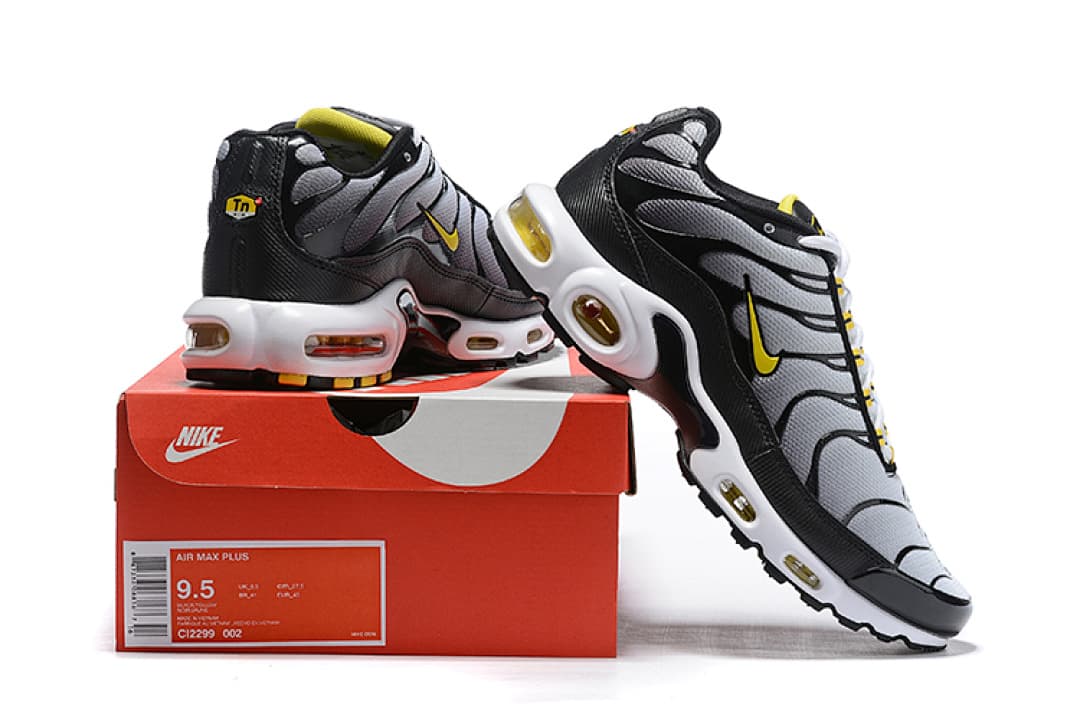 Nike Air Max Plus — Preto Cinzento Ouro foto 01