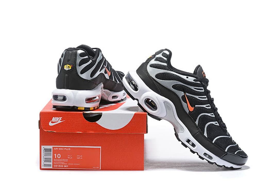 Nike Air Max Plus — Preto Branco Padrão Ondulado foto 01
