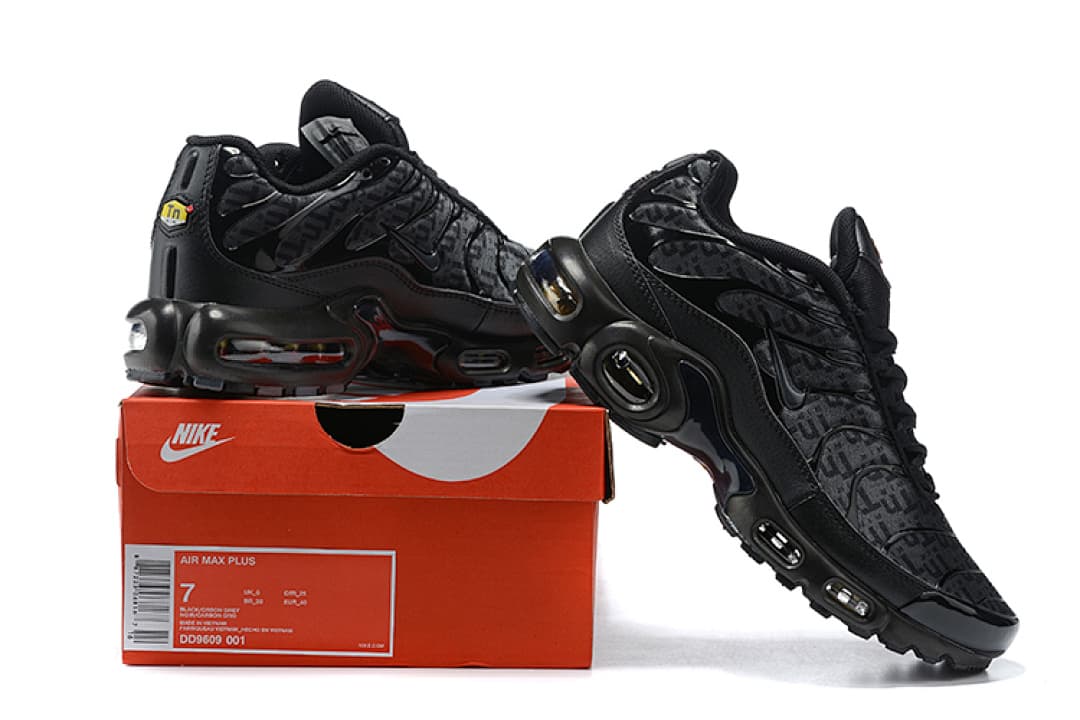 Nike Air Max TN — Preto com Padrão Texturizado foto 01