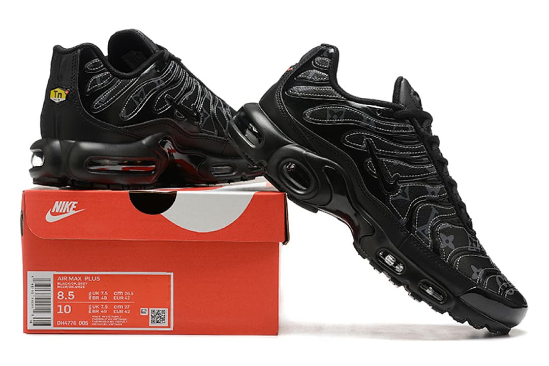 Nike Air Max Plus — Preto Total Stitching foto 01