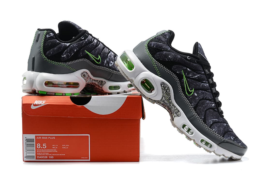 Nike Air Max Plus — Preto Neon Verde Stitching foto 01