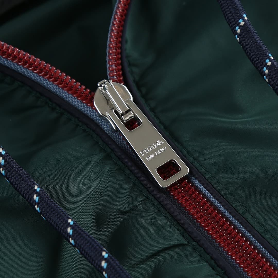 Prada Re-Nylon Jacket foto 05