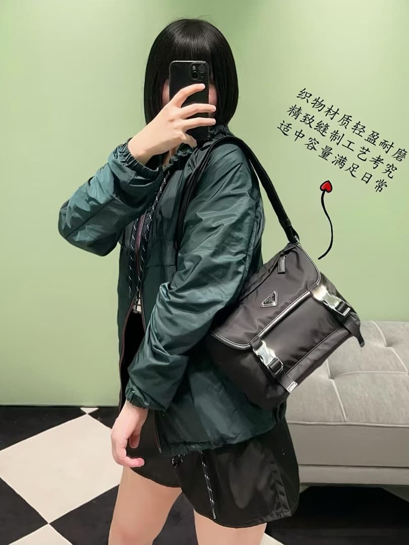 Prada Re-Nylon Jacket foto 25